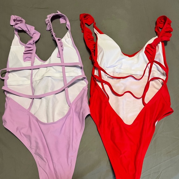 But one get one swimsuit - Picture 5 of 8